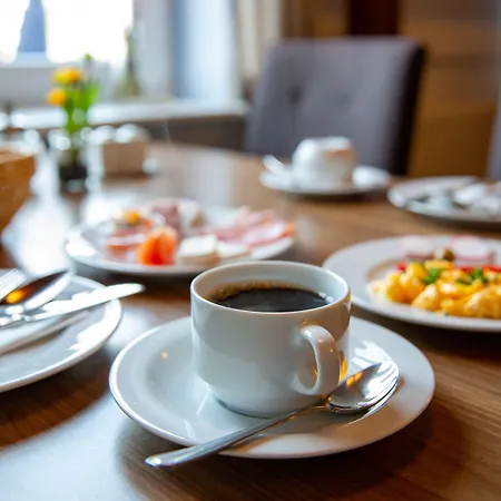 Отель Meerland 3*